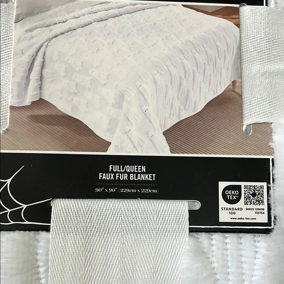 Martha Stewart White Ghostly Throw